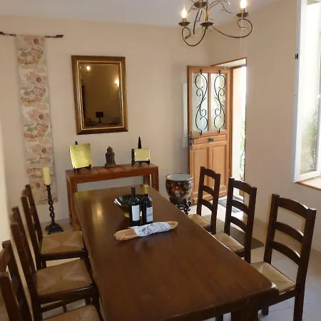 Comfortable Apartament Magalas